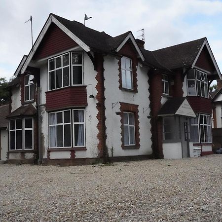 The Lodge By Birchwood Horley Kültér fotó
