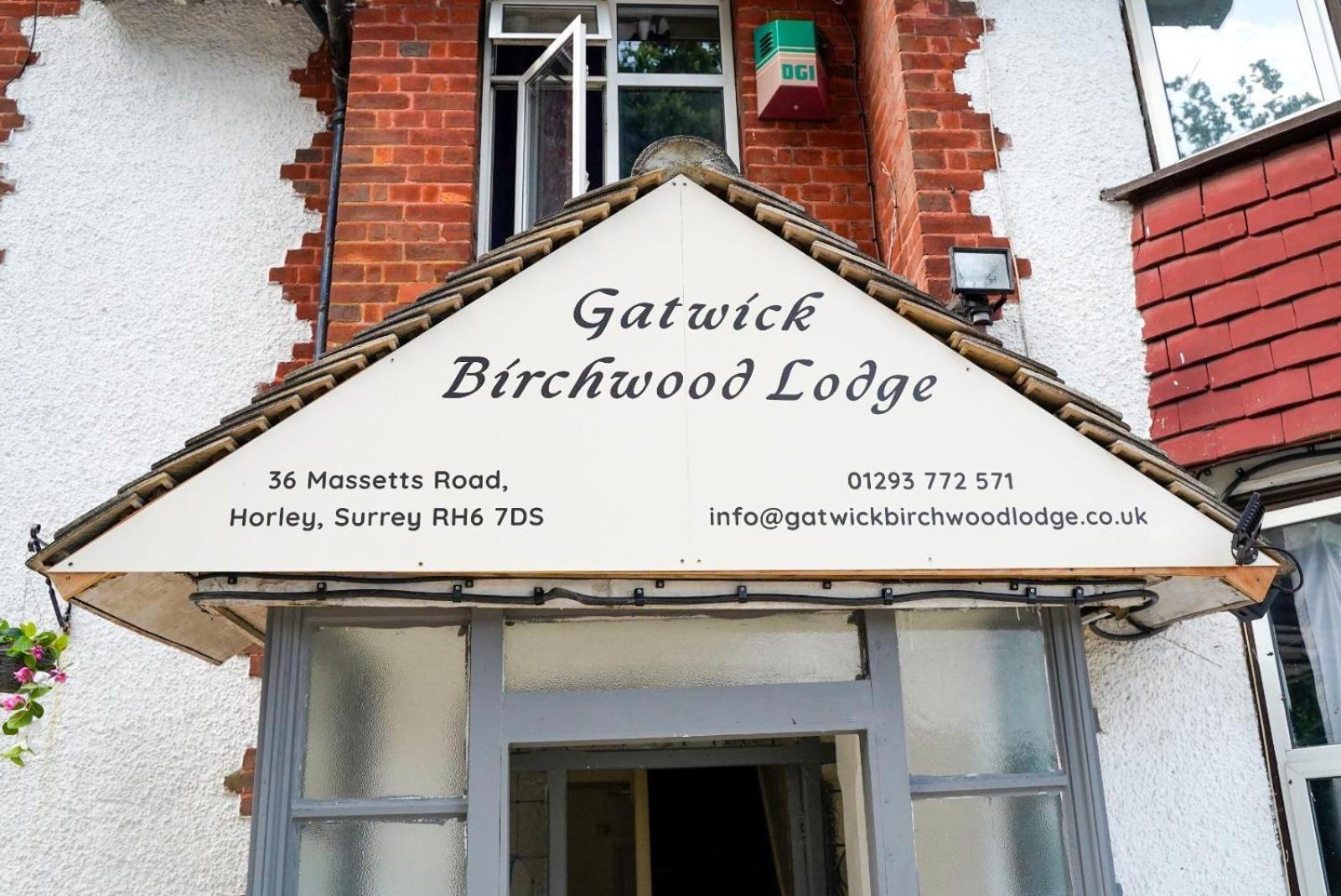 The Lodge By Birchwood Horley Kültér fotó