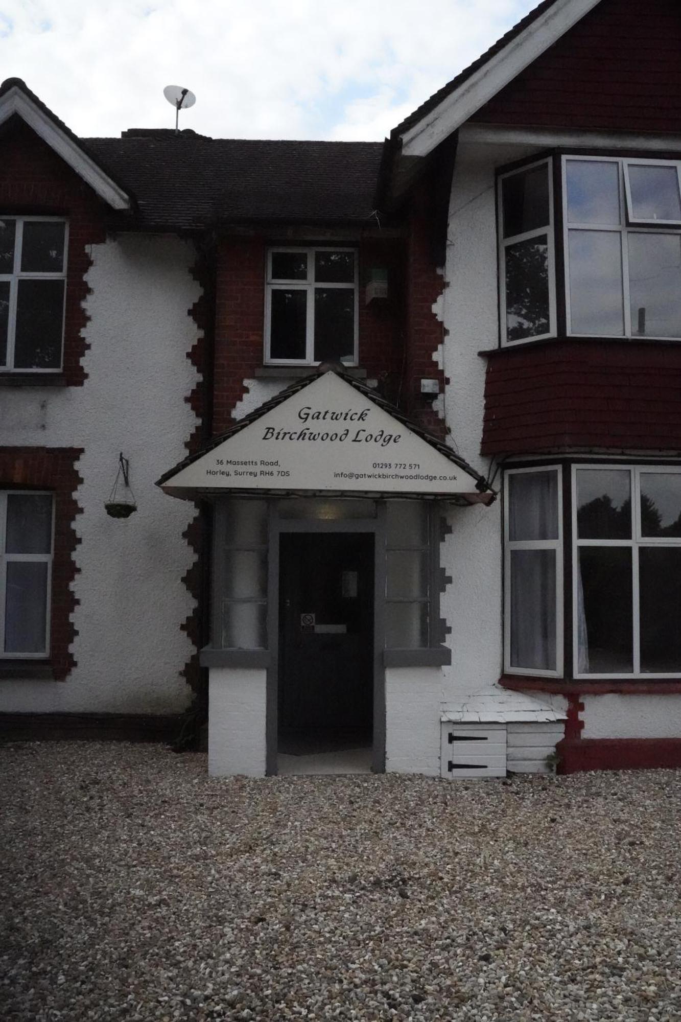 The Lodge By Birchwood Horley Kültér fotó